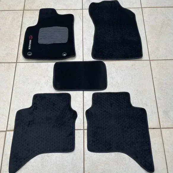 Tapete de Carpete Toyota Hilux Cabine Dupla 2016+