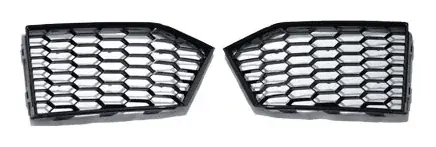 Moldura do Farol de Neblina Audi TT 8S 2015 a 2018 Colmeia com Furo