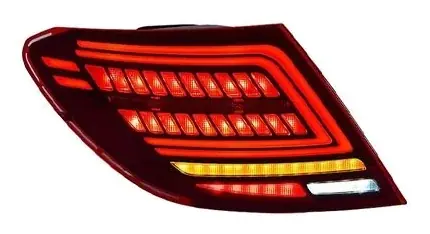 Lanterna Mercedes-Benz Classe C W204 2007 a 2014 Modelo 2020 Vermelha