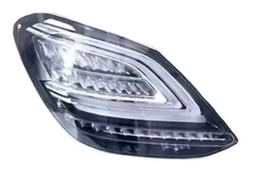 Lanterna Mercedes-Benz Classe C Sedan W205 2015 a 2020 Modelo 2020 Fumê